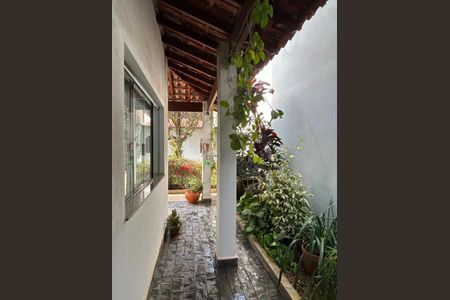 Área Externa de casa à venda com 4 quartos, 350m² em Pinheirinho, Santo André