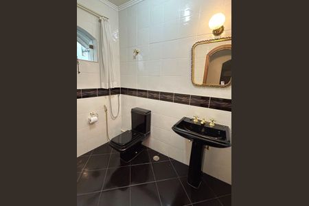 Banheiro de casa à venda com 4 quartos, 350m² em Pinheirinho, Santo André