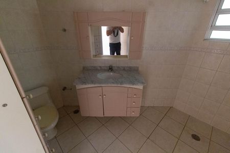 Casa à venda com 250m², 3 quartos e 2 vagas Casa à venda com 250m², 3 quartos e 2 vagasBANHEIRO DA SUITE 2