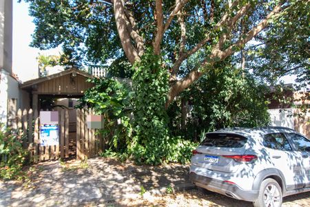 Casa à venda com 250m², 3 quartos e 2 vagas Casa à venda com 250m², 3 quartos e 2 vagasFACHADA
