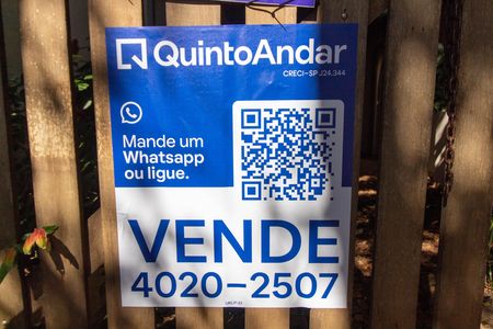 Casa à venda com 250m², 3 quartos e 2 vagas Casa à venda com 250m², 3 quartos e 2 vagasFACHADA
