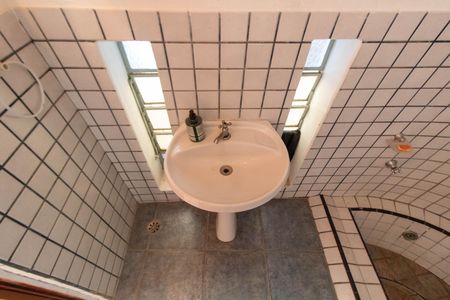 Casa à venda com 250m², 3 quartos e 2 vagas Casa à venda com 250m², 3 quartos e 2 vagasBANHEIRO DA SUITE MASTER