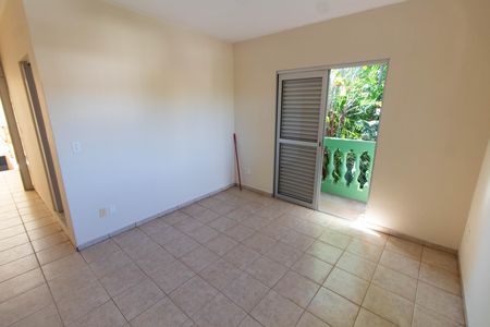 Casa à venda com 250m², 3 quartos e 2 vagas Casa à venda com 250m², 3 quartos e 2 vagasSUITE 2
