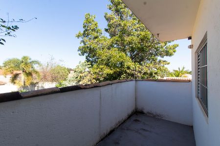 Casa à venda com 250m², 3 quartos e 2 vagas Casa à venda com 250m², 3 quartos e 2 vagasSACADA DA SUITE 2