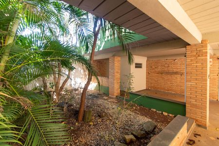 Casa à venda com 250m², 3 quartos e 2 vagas Casa à venda com 250m², 3 quartos e 2 vagasÁREA DE SERVIÇO