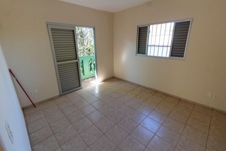Casa à venda com 250m², 3 quartos e 2 vagas Casa à venda com 250m², 3 quartos e 2 vagasSUITE 2