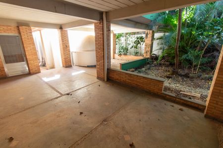 Casa à venda com 250m², 3 quartos e 2 vagas Casa à venda com 250m², 3 quartos e 2 vagasÁREA DE SERVIÇO
