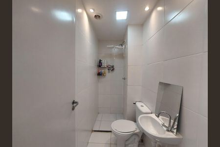 Banheiro de apartamento para alugar com 2 quartos, 38m² em Veleiros, São Paulo