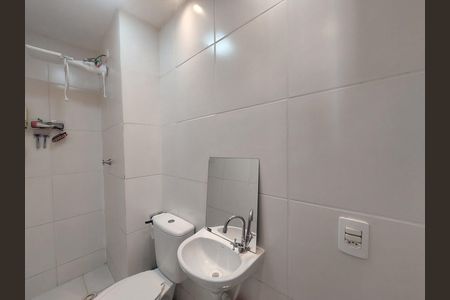 Apartamento para alugar com 38m², 2 quartos e sem vaga Apartamento para alugar com 38m², 2 quartos e sem vagaBanheiro