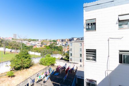 Apartamento para alugar com 42m², 2 quartos e 1 vaga Apartamento para alugar com 42m², 2 quartos e 1 vagaÁrea de Serviço - Vista