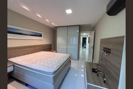 Casa de condomínio à venda com 360m², 4 quartos e 2 vagasSuíte 3