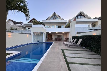 Fachada de casa de condomínio à venda com 4 quartos, 360m² em Barra da Tijuca, Rio de Janeiro