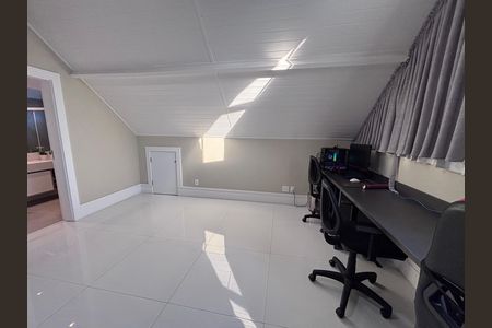 Casa de condomínio à venda com 360m², 4 quartos e 2 vagasSuíte 4