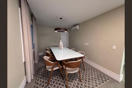 Casa de condomínio à venda com 360m², 4 quartos e 2 vagasSala
