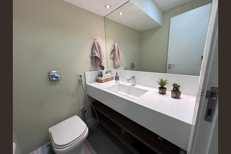 Casa de condomínio à venda com 360m², 4 quartos e 2 vagasLavabo