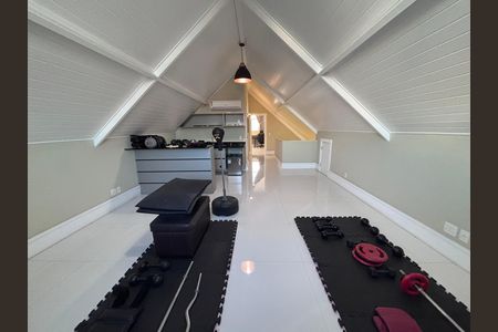 Casa de condomínio à venda com 360m², 4 quartos e 2 vagasSótão 