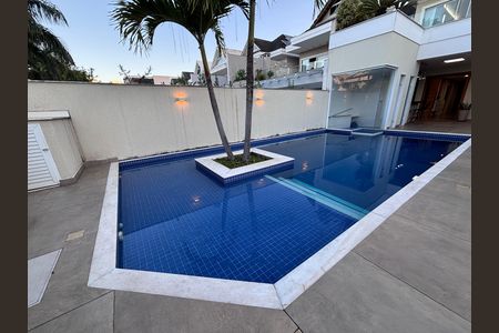 Casa de condomínio à venda com 360m², 4 quartos e 2 vagasÁrea externa