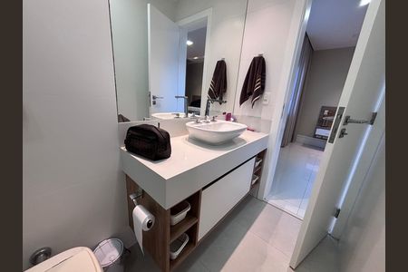 Casa de condomínio à venda com 360m², 4 quartos e 2 vagasBanheiro da Suíte 3