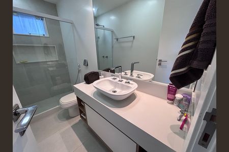 Casa de condomínio à venda com 360m², 4 quartos e 2 vagasBanheiro da Suíte 3