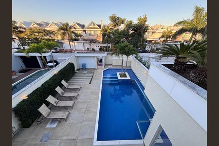 Casa de condomínio à venda com 360m², 4 quartos e 2 vagasVaranda