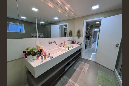 Casa de condomínio à venda com 360m², 4 quartos e 2 vagasBanheiro da Suíte 1