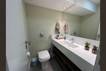 Casa de condomínio à venda com 360m², 4 quartos e 2 vagasLavabo