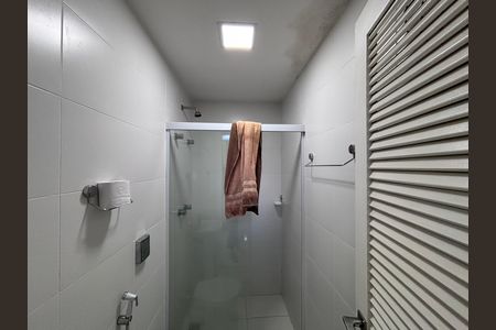 Casa de condomínio à venda com 360m², 4 quartos e 2 vagasBanheiro de serviço