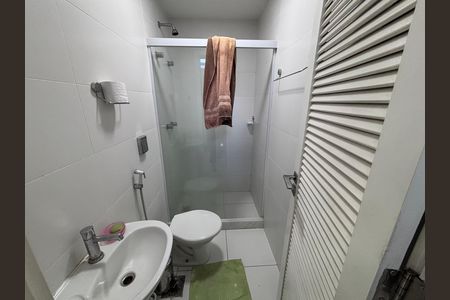 Casa de condomínio à venda com 360m², 4 quartos e 2 vagasBanheiro de serviço