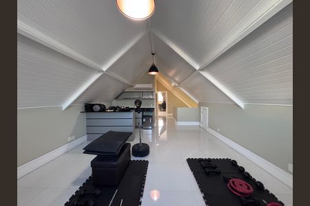 Casa de condomínio à venda com 360m², 4 quartos e 2 vagasSótão 