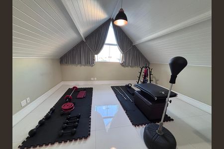 Casa de condomínio à venda com 360m², 4 quartos e 2 vagasSótão 