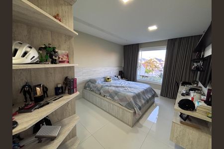 Casa de condomínio à venda com 360m², 4 quartos e 2 vagasSuíte 2