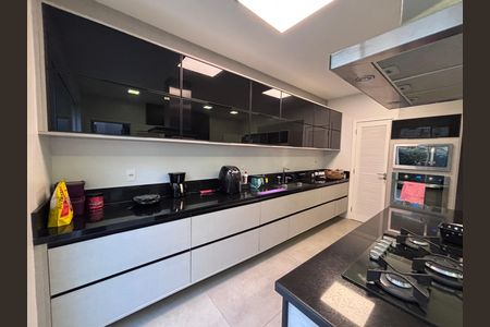 Cozinha de casa de condomínio à venda com 4 quartos, 360m² em Barra da Tijuca, Rio de Janeiro