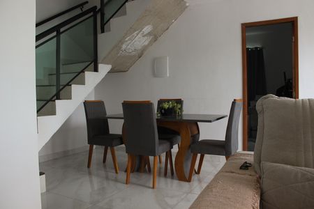 Casa para alugar com 4 quartos, 150m² em Colinas do Peró, Cabo Frio