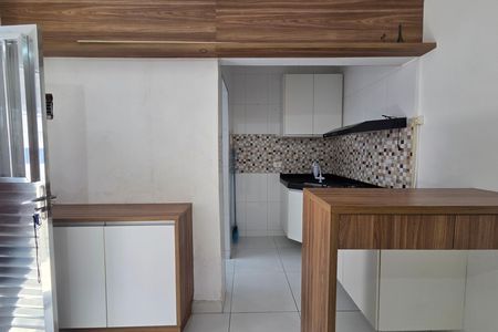 Sala de kitnet/studio para alugar com 1 quarto, 30m² em Canto do Forte, Praia Grande