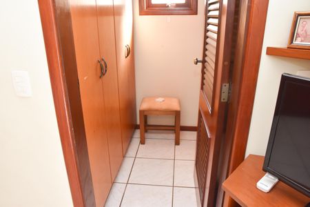 Casa à venda com 321m², 3 quartos e 4 vagas Casa à venda com 321m², 3 quartos e 4 vagasCloset
