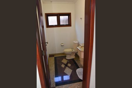 Casa à venda com 321m², 3 quartos e 4 vagas Casa à venda com 321m², 3 quartos e 4 vagasLavabo