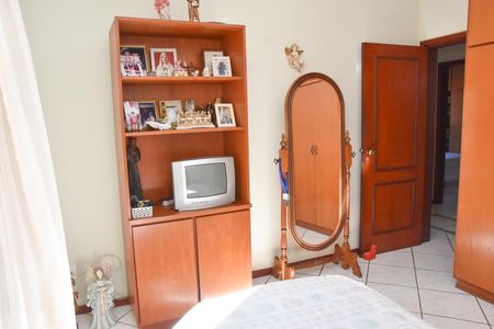 Casa à venda com 321m², 3 quartos e 4 vagas Casa à venda com 321m², 3 quartos e 4 vagasQuarto 3