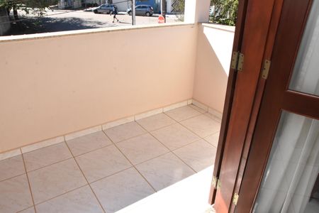 Casa à venda com 321m², 3 quartos e 4 vagas Casa à venda com 321m², 3 quartos e 4 vagasSuite varanda