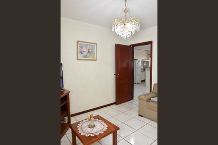 Sala  de tv- detalhe - lustre de casa à venda com 3 quartos, 321m² em Jardim Liberdade, Jundiaí