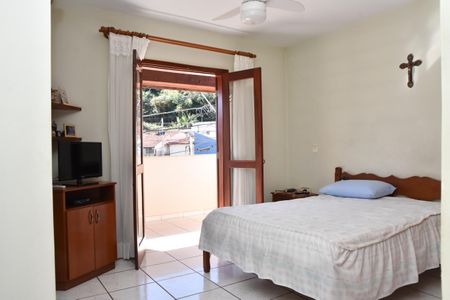 Casa à venda com 321m², 3 quartos e 4 vagas Casa à venda com 321m², 3 quartos e 4 vagasSuite