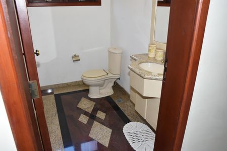 Casa à venda com 321m², 3 quartos e 4 vagas Casa à venda com 321m², 3 quartos e 4 vagasLavabo