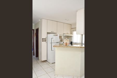 Casa à venda com 321m², 3 quartos e 4 vagas Casa à venda com 321m², 3 quartos e 4 vagasCozinha