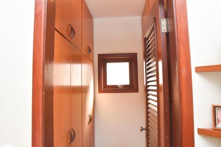 Casa à venda com 321m², 3 quartos e 4 vagas Casa à venda com 321m², 3 quartos e 4 vagasCloset