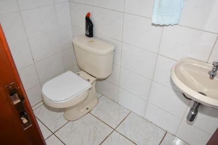 Casa à venda com 321m², 3 quartos e 4 vagas Casa à venda com 321m², 3 quartos e 4 vagasbanheiro de fora