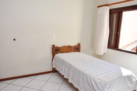 Casa à venda com 321m², 3 quartos e 4 vagas Casa à venda com 321m², 3 quartos e 4 vagasQuarto 3