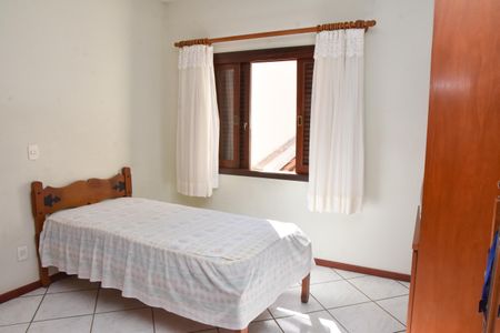 Casa à venda com 321m², 3 quartos e 4 vagas Casa à venda com 321m², 3 quartos e 4 vagasQuarto 3