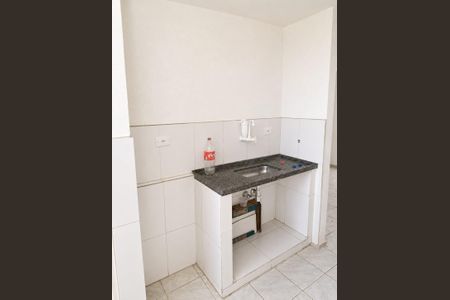 Cozinha de apartamento para alugar com 2 quartos, 55m² em Conjunto Habitacional Barro Branco II, São Paulo