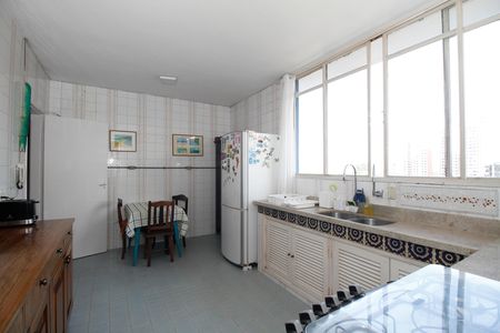 Cozinha de casa para alugar com 4 quartos, 304m² em Vila Madalena, São Paulo