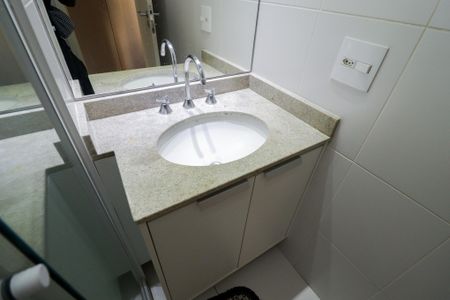 Apartamento para alugar com 62m², 2 quartos e 1 vaga Apartamento para alugar com 62m², 2 quartos e 1 vagaBanheiro da Suíte