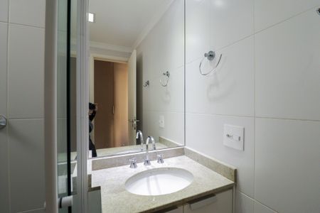 Apartamento para alugar com 62m², 2 quartos e 1 vaga Apartamento para alugar com 62m², 2 quartos e 1 vagaBanheiro da Suíte